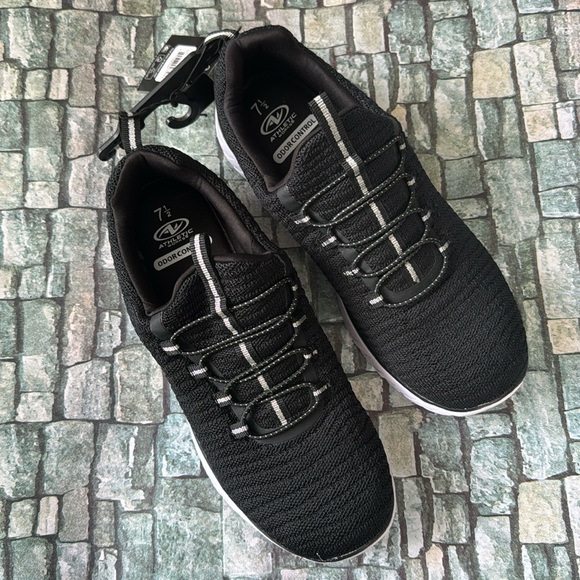 Athletic Works Women’s Bungee Slip On Sneakers Sz 7.5 - Picture 1 of 9